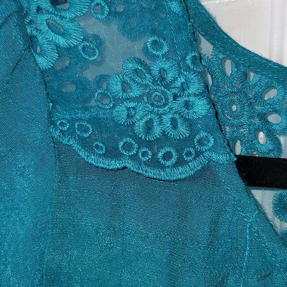 Lace detailed top - Picture 4 of 4